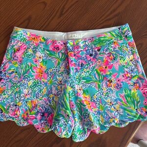 Lilly Pulitzer Buttercup Knit Shorts in Amalfi Blue Alligator Isle in size 8